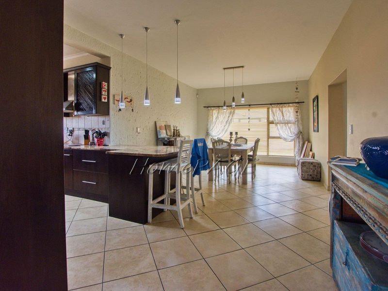 Fairway Estate, Walvis Bay: 4 Bedr double storey home with lots of space for sale - Photo 8