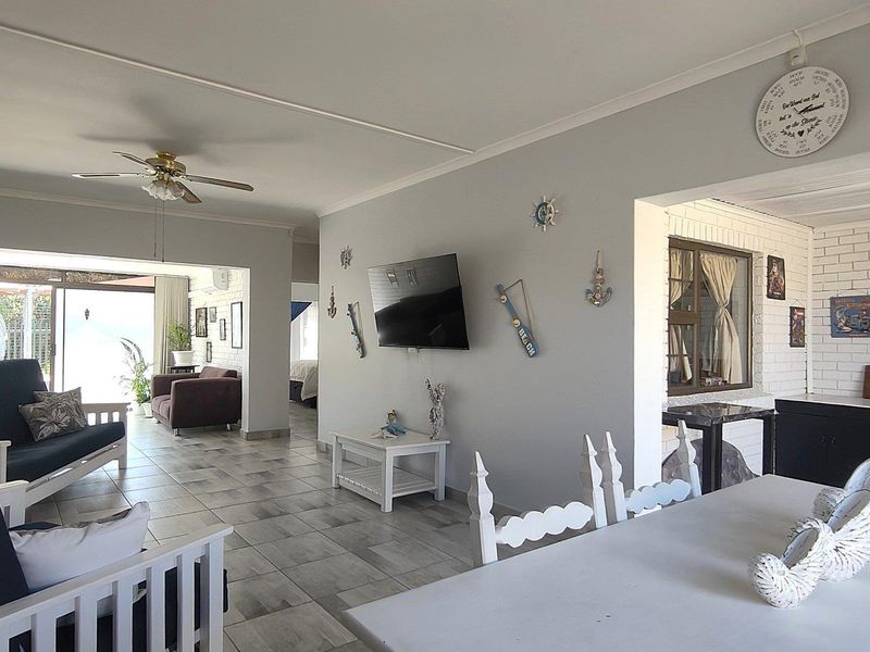 Charming 2 Bedroom Renovated Townhouse in Secure Hartenzicht, Hartenbos - Photo 6