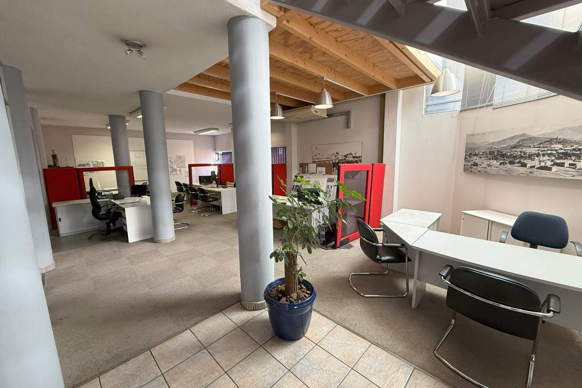 Prime Commercial Property For Sale — High-Value Business Investment - Photo 2