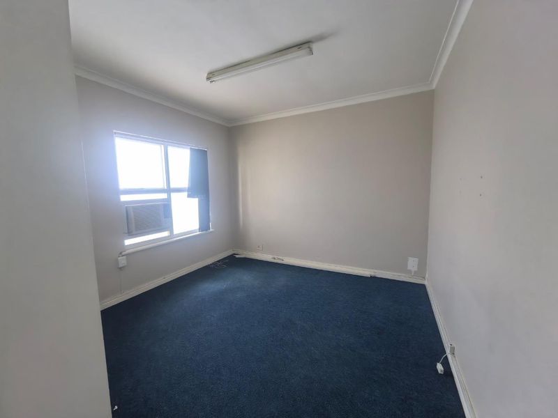65m2 office space to let in newton park - Photo 4