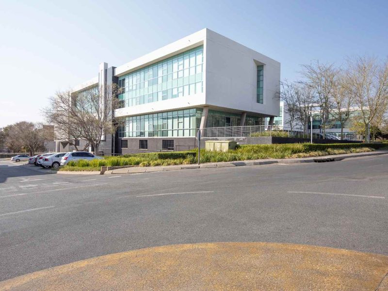 Book serviced office space for businesses of all sizes in SPACES Design Quarter - Photo 2