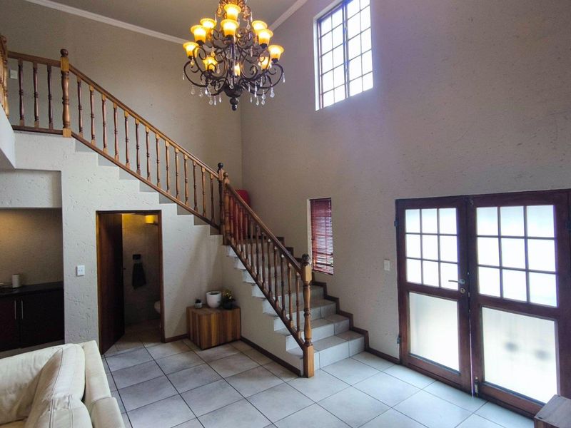 Ideal AirBnB Residence! Best of the Best! - Photo 4