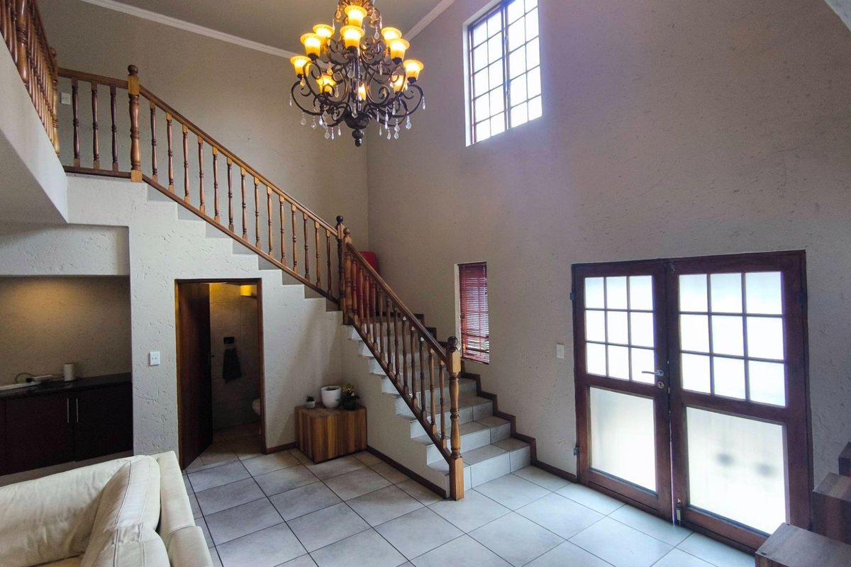 Ideal AirBnB Residence! Best of the Best! - Photo 4