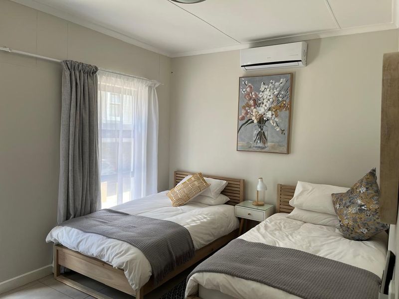 Modern Furnished Apartment 2 bedrooms, 2 bathrooms Windhoek Central - Photo 7