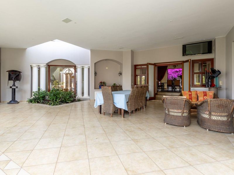 Elegant 4 Bedroom Family Home for Sale in Dainfern Golf Estate - Photo 3