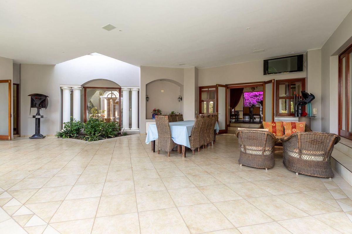 Elegant 4 Bedroom Family Home for Sale in Dainfern Golf Estate - Photo 3