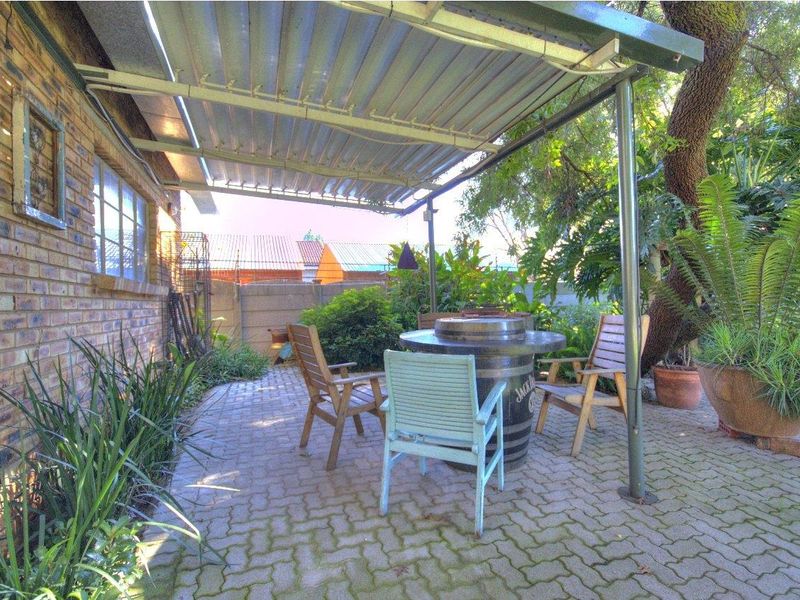 Massive Immaculate family home in prime Brackenhurst! - Photo 9