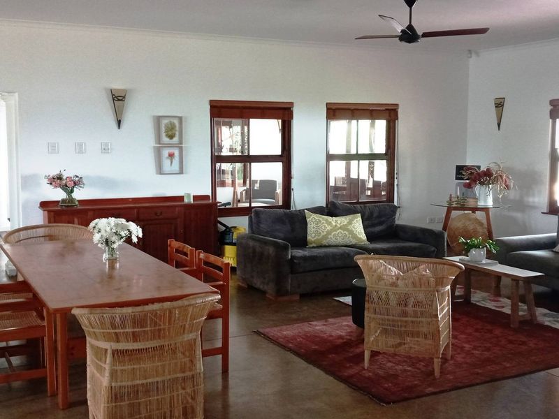 Commercial Property To Let – Large Farmhouse & House in Botha’s Hill - Photo 4