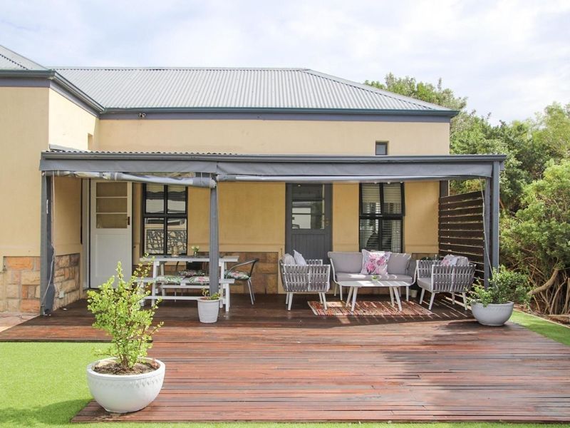 Single level with large garden - Photo 2