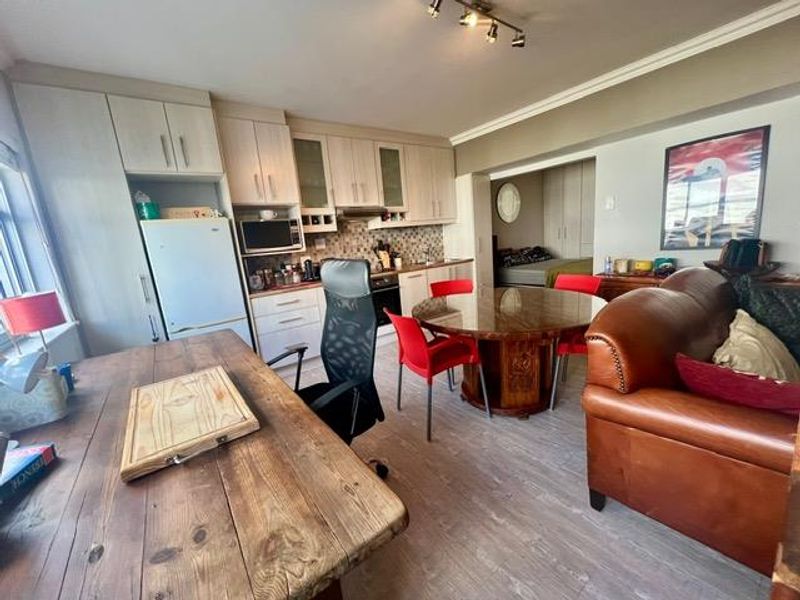 Airbnb friendly or Lock-up-and-Go Apartment with Garage - Photo 7