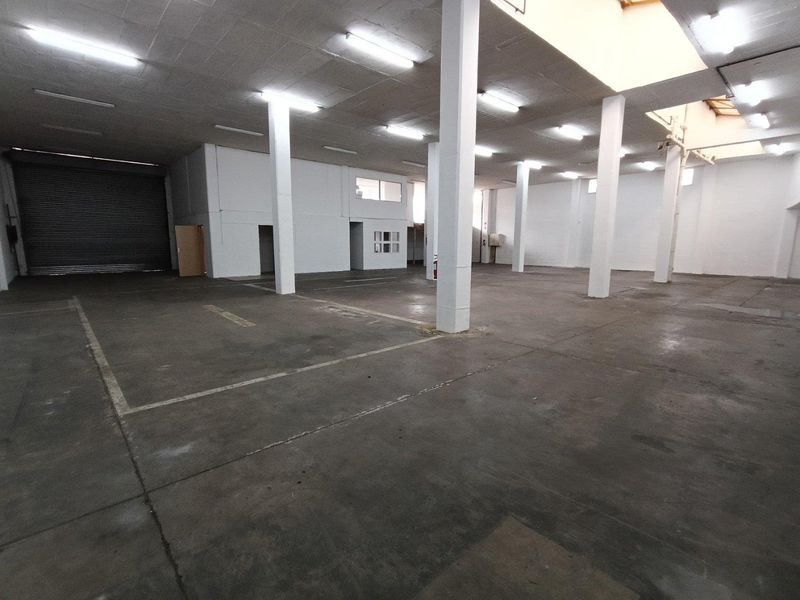 609m2 - Prime Factory / Warehouse To Let – Excellent Location - Photo 2
