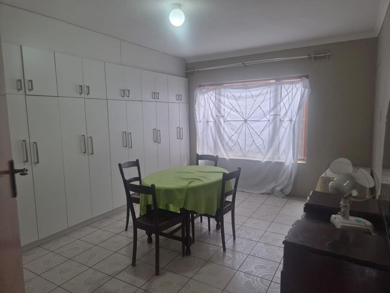 Secure, Spacious & Pet-Friendly 5-Bedroom Home in Havenside – R950,000 - Photo 7