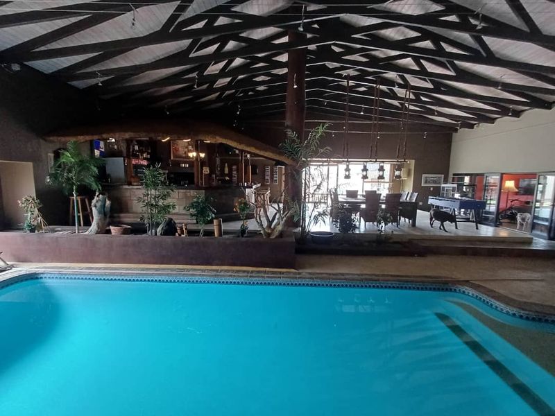 Immaculate and Classy... - Photo 4