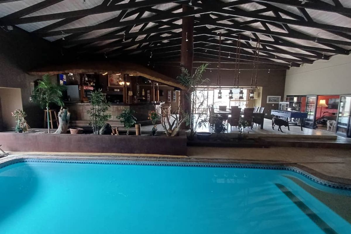 Immaculate and Classy... - Photo 4