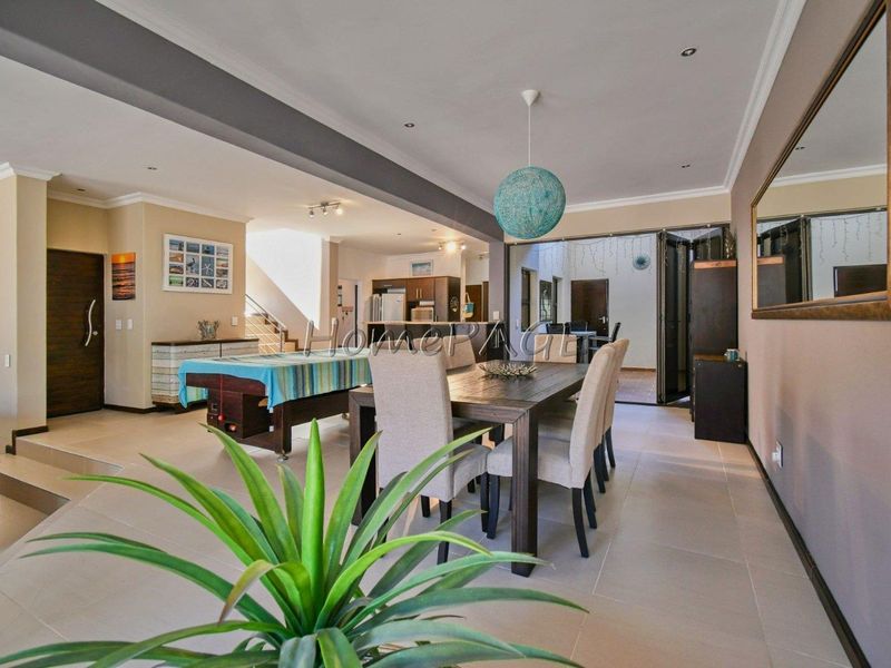 Long Beach Ext 1, Walvis Bay:  BEAUTIFUL, LUXURIOUS Home is for Sale - Photo 5