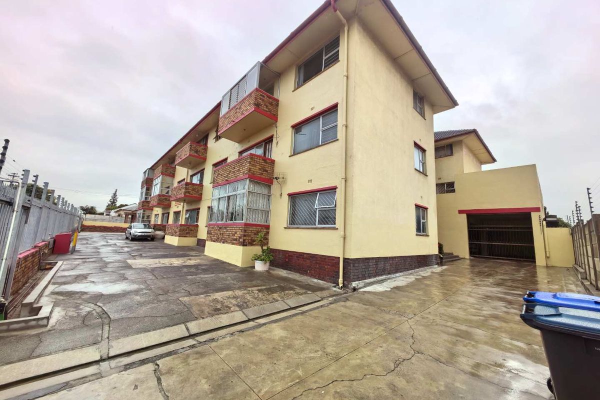 Ground floor 3 Bedroom apartment, Parow - Photo 2