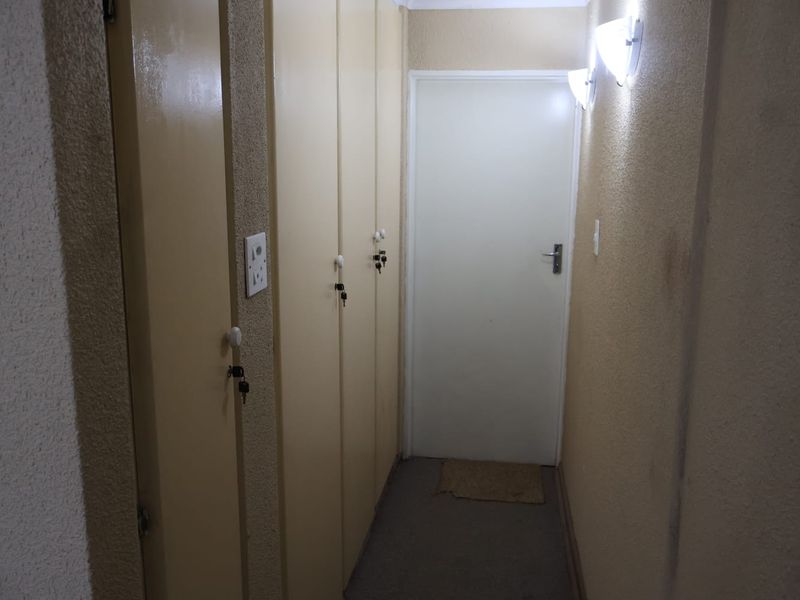 Secure Living, Effortless Convenience - Photo 10