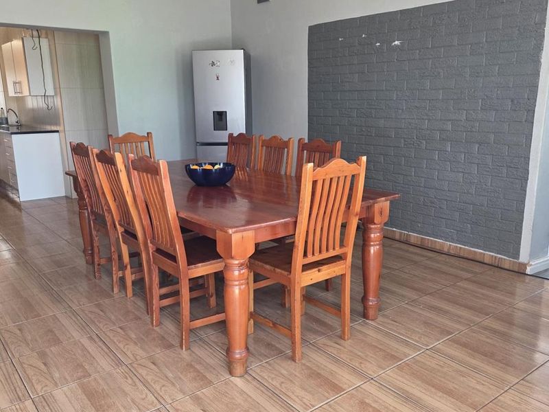 3 Bedroom House with 2 Flatlets for Sale in Tulisa Park! - Photo 8