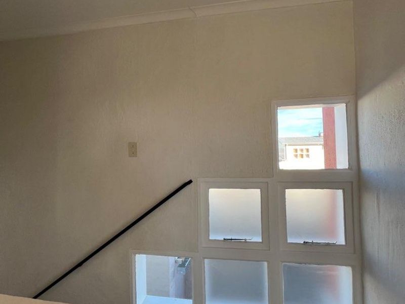 Fully Furnished Duplex with Stunning Views – Windhoek West for Rent ! N$ 20 000 pm - Photo 9