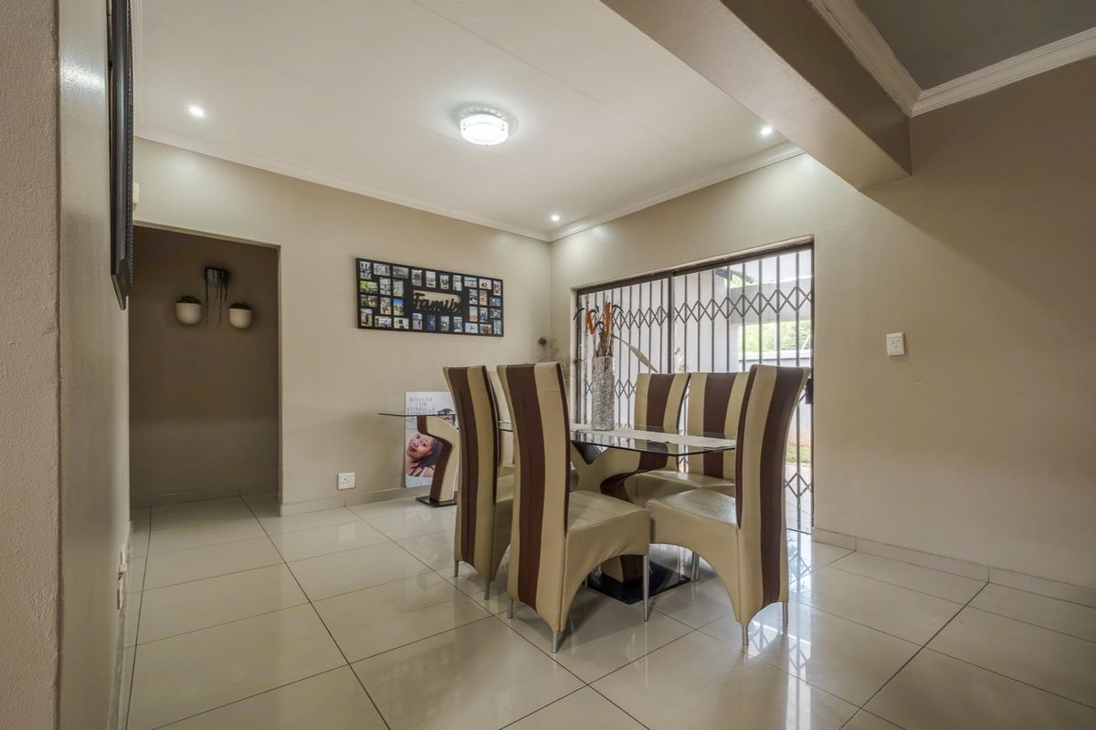 Four bedroom home in Security Estate - Olympus - Photo 4