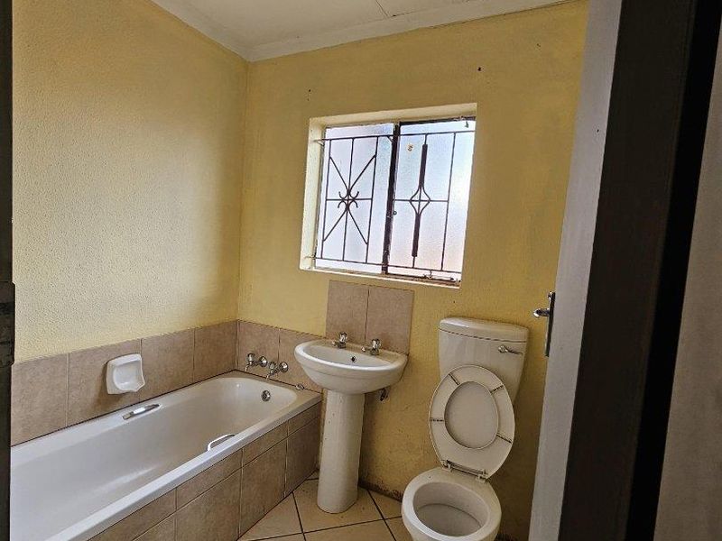 3 bedroom house in clarina - Photo 5