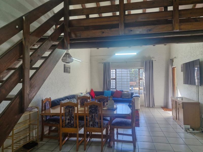 3 Bedroom Apartment with huge loft - Photo 2