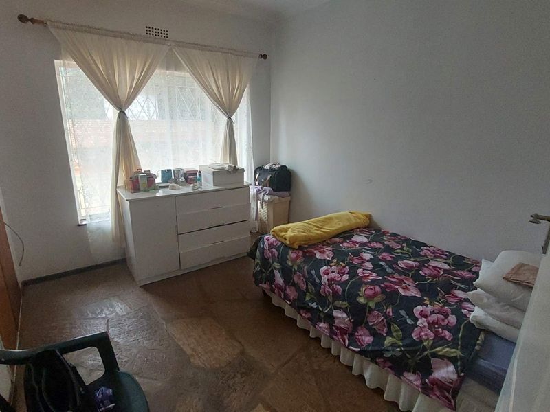 HOUSE FOR SALE, CLAREMONT - Photo 4