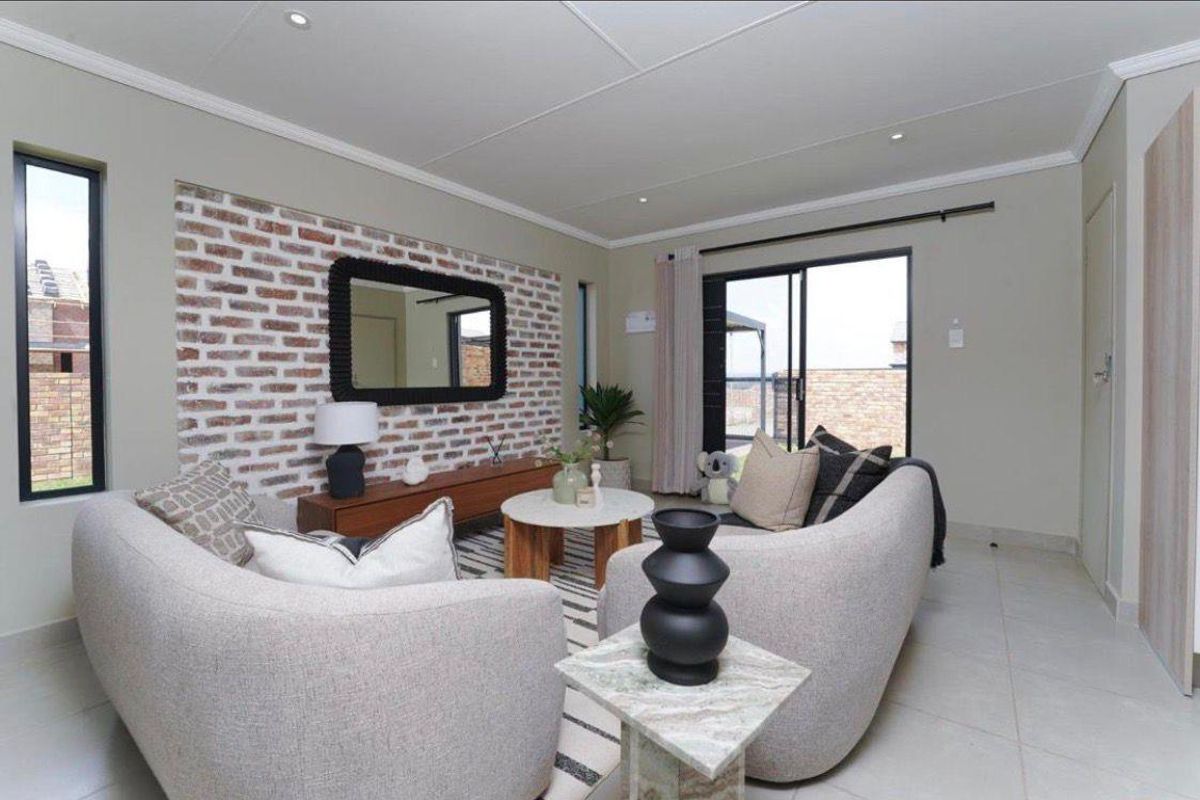 NEW DEVELOPMENT | LION PRIDE SECURITY ESTATE 3 Bed | 2 Bath | Open-Plan  | No Transfer Fees - Photo 4