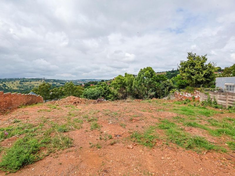 **Prime Vacant Land for Sale in Waterkloof Heights – 1792 m2** - Photo 3