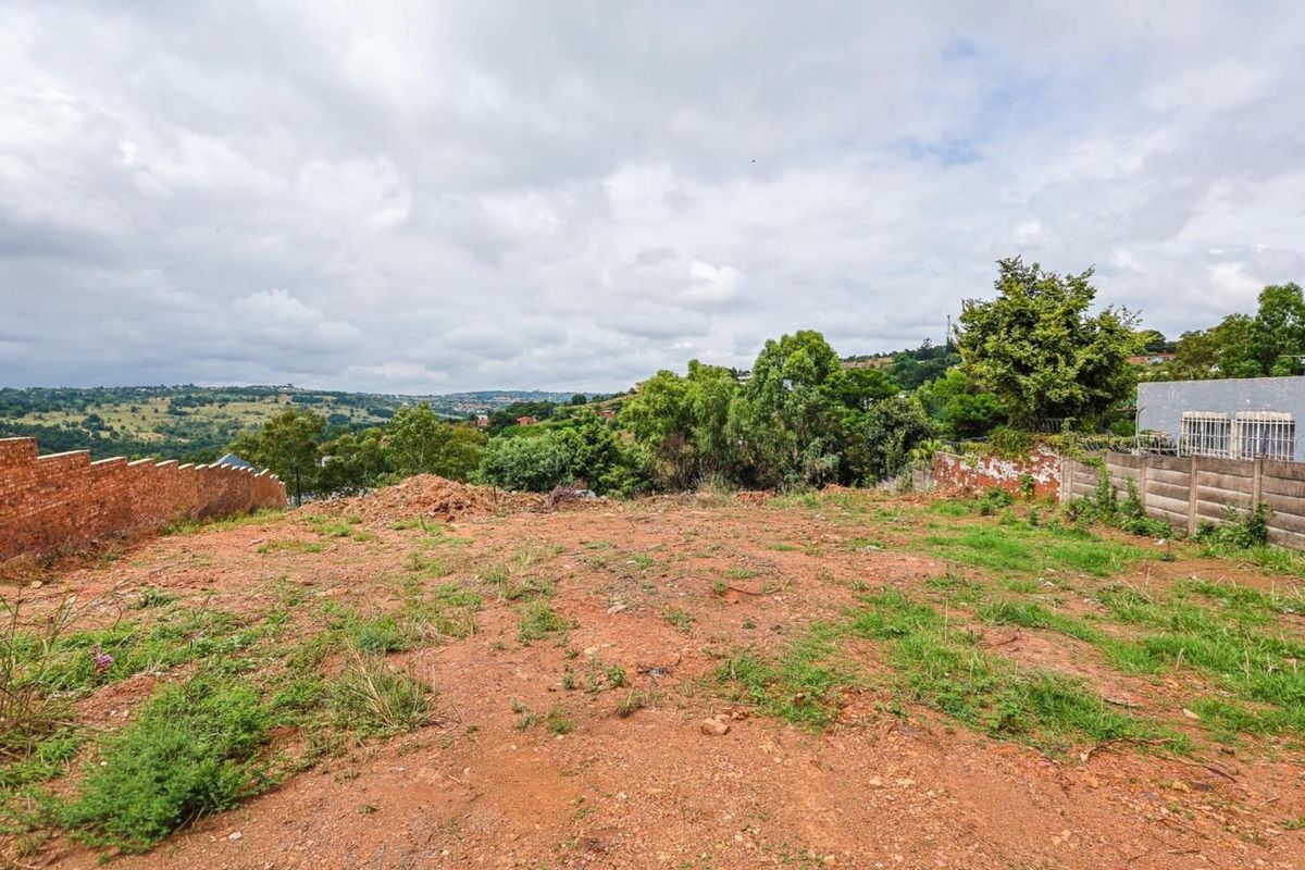 **Prime Vacant Land for Sale in Waterkloof Heights – 1792 m2** - Photo 3