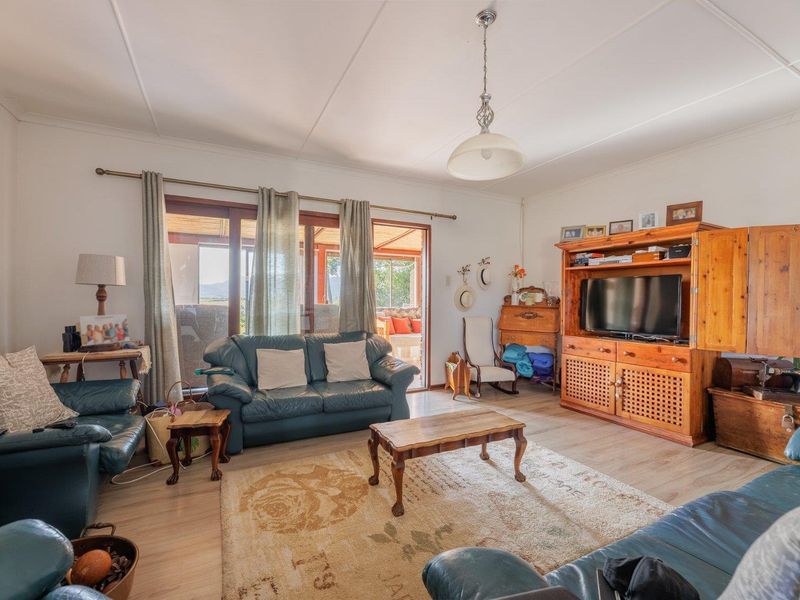 SMALLHOLDING FOR SALE: OFF-GRID OASIS IN THE WESTERN CAPE - Photo 7