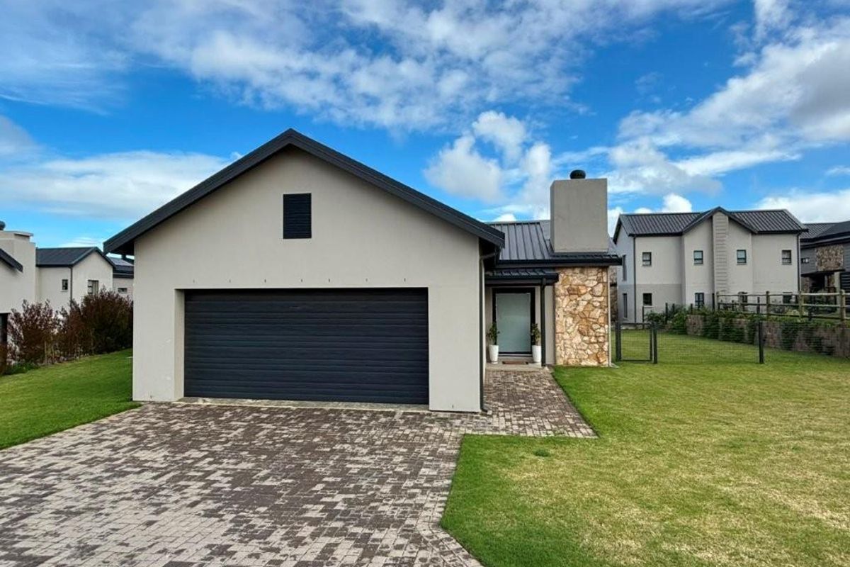 3 Bedroom Home for Long Term Rental in Hartland Lifestyle Security Estate - Photo 3