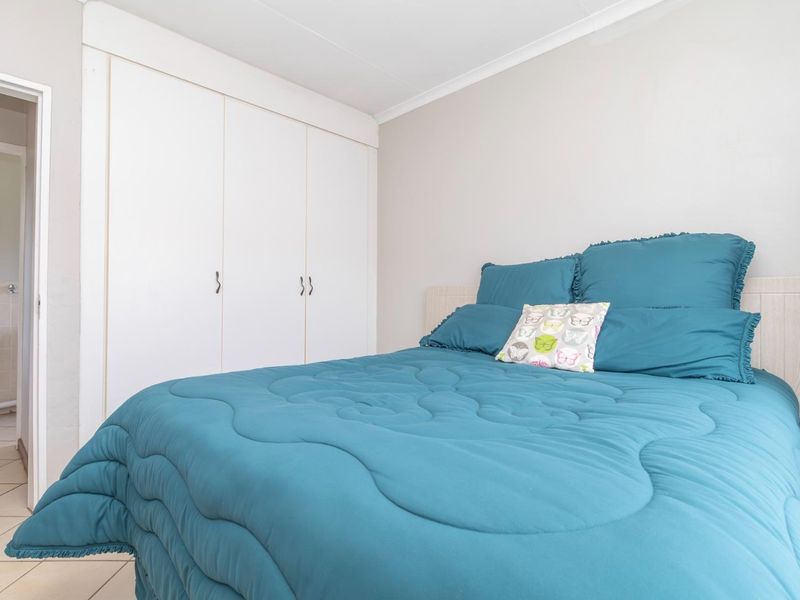 Move-In Ready: 2-Bed apartment with Private Balcony to rent in Honeypark - Photo 9