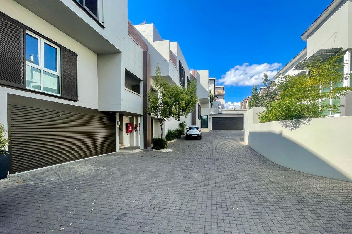 Landmark Living on Bryanston Road - Photo 3