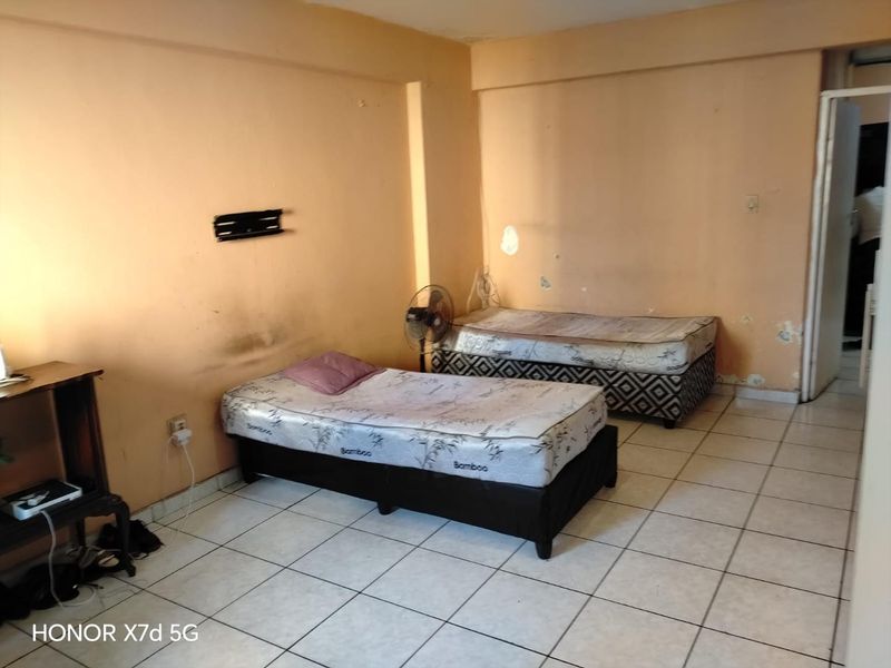 2- bedroom unit perfect for rental purposes - Photo 4