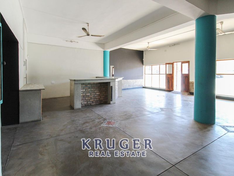 Business property available in the heart of Outjo - Photo 3