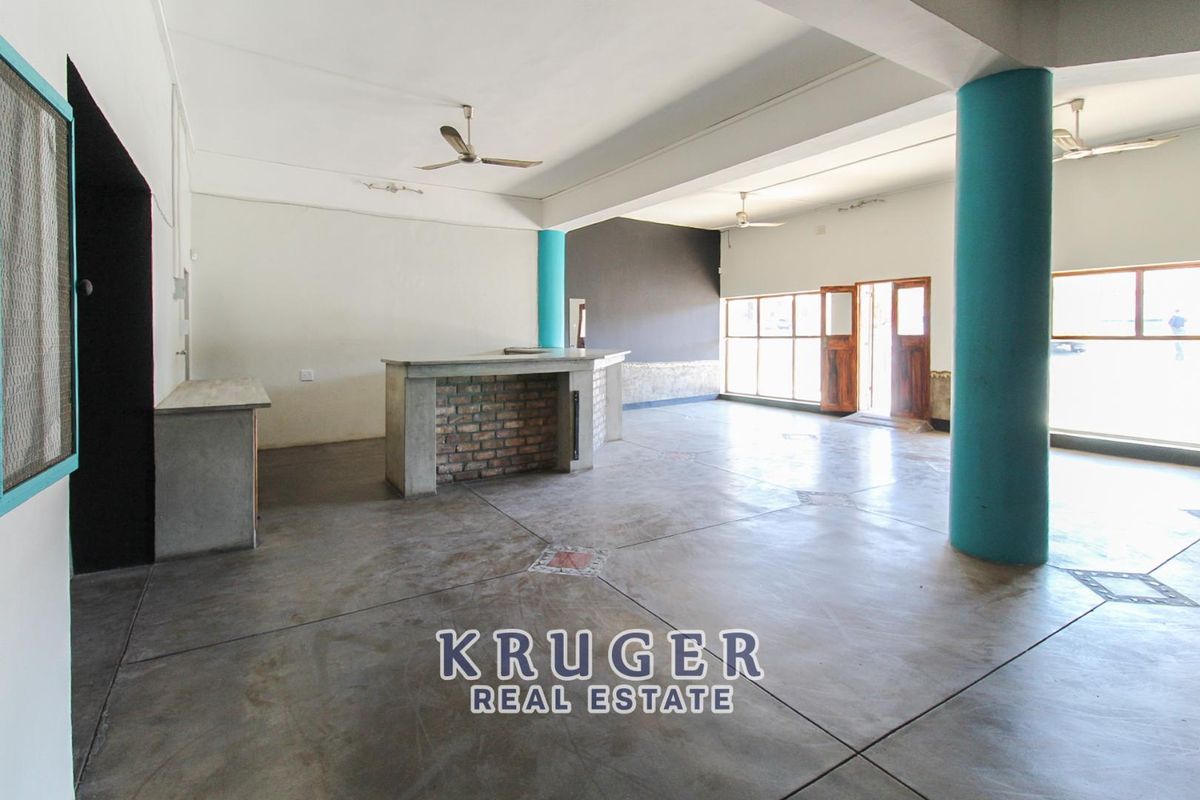 Business property available in the heart of Outjo - Photo 3