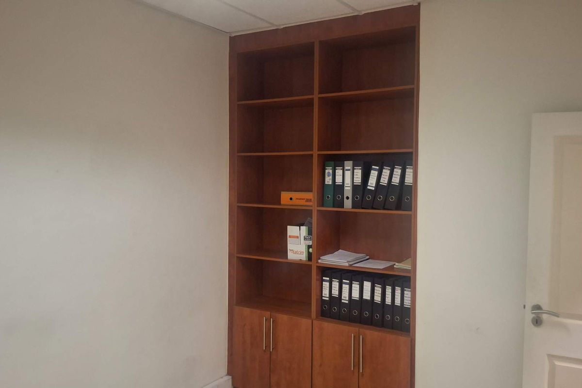 Southern Industrial A-Grade office to let - Photo 3