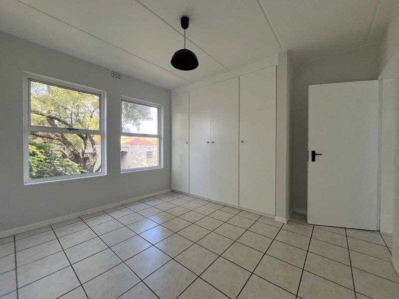 Spacious Modern Living With Peace Of Mind. - Photo 9