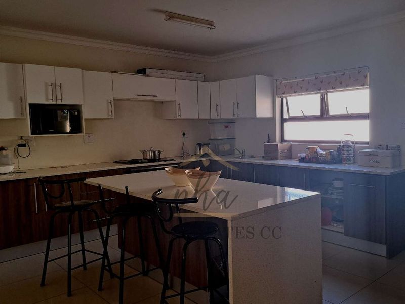 3 Bedr family home for sale in Walvis Bay, selling for N$2.5 mil - Photo 7