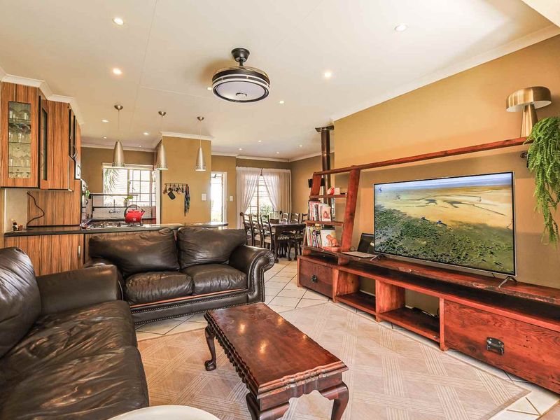 Move-In Ready | Solar Power | Private Garden | Sought-After Moreleta Park - Photo 7