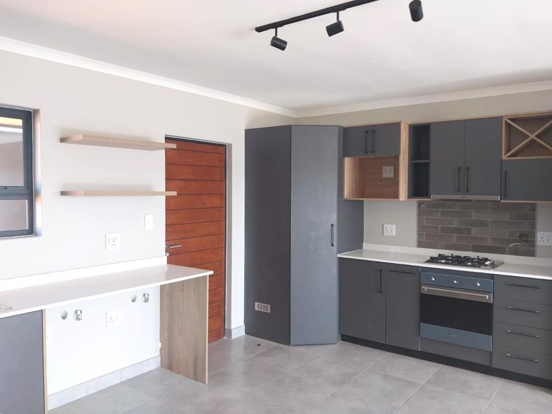 UPPER FLOOR 2 BEDROOM UNIT WITH BALCONY NOW AVAILABLE TO RENT IN OLYMPUS - Photo 10