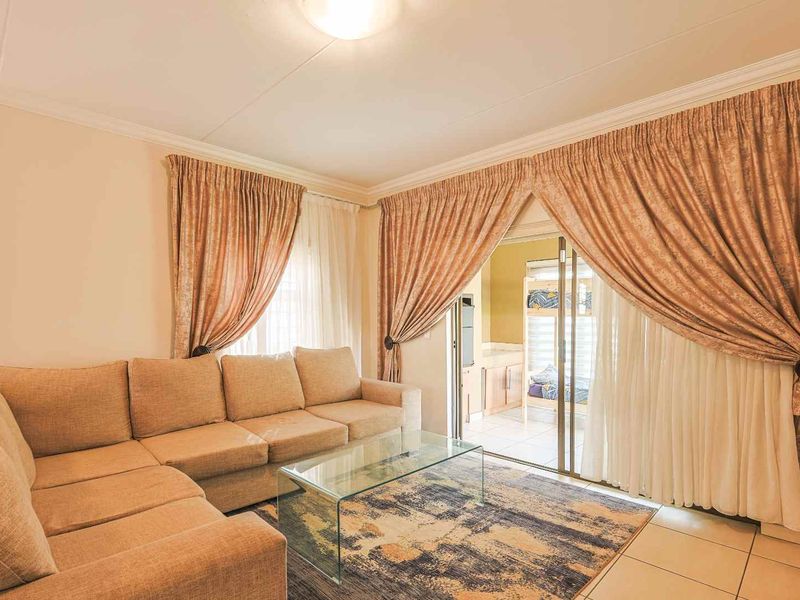 Amazing Three Bedroom Full title House for Sale in Secure Estate in Pretoria East - Photo 8