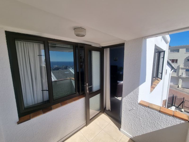 Daily Rental in Ocean View Drive, Sea Point  (minimum stay of 5 days) - Photo 4