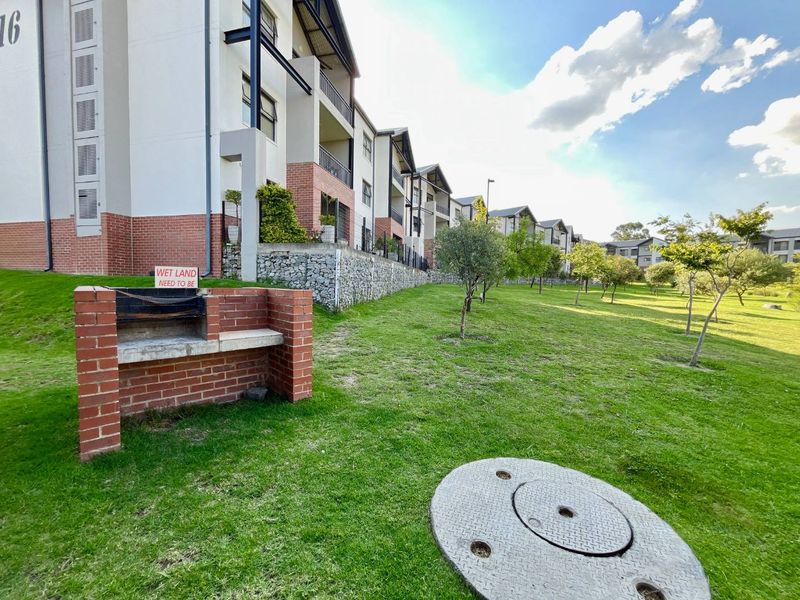 Live in Style at Orchid Ridge: Ground-Floor Delight! - Photo 8