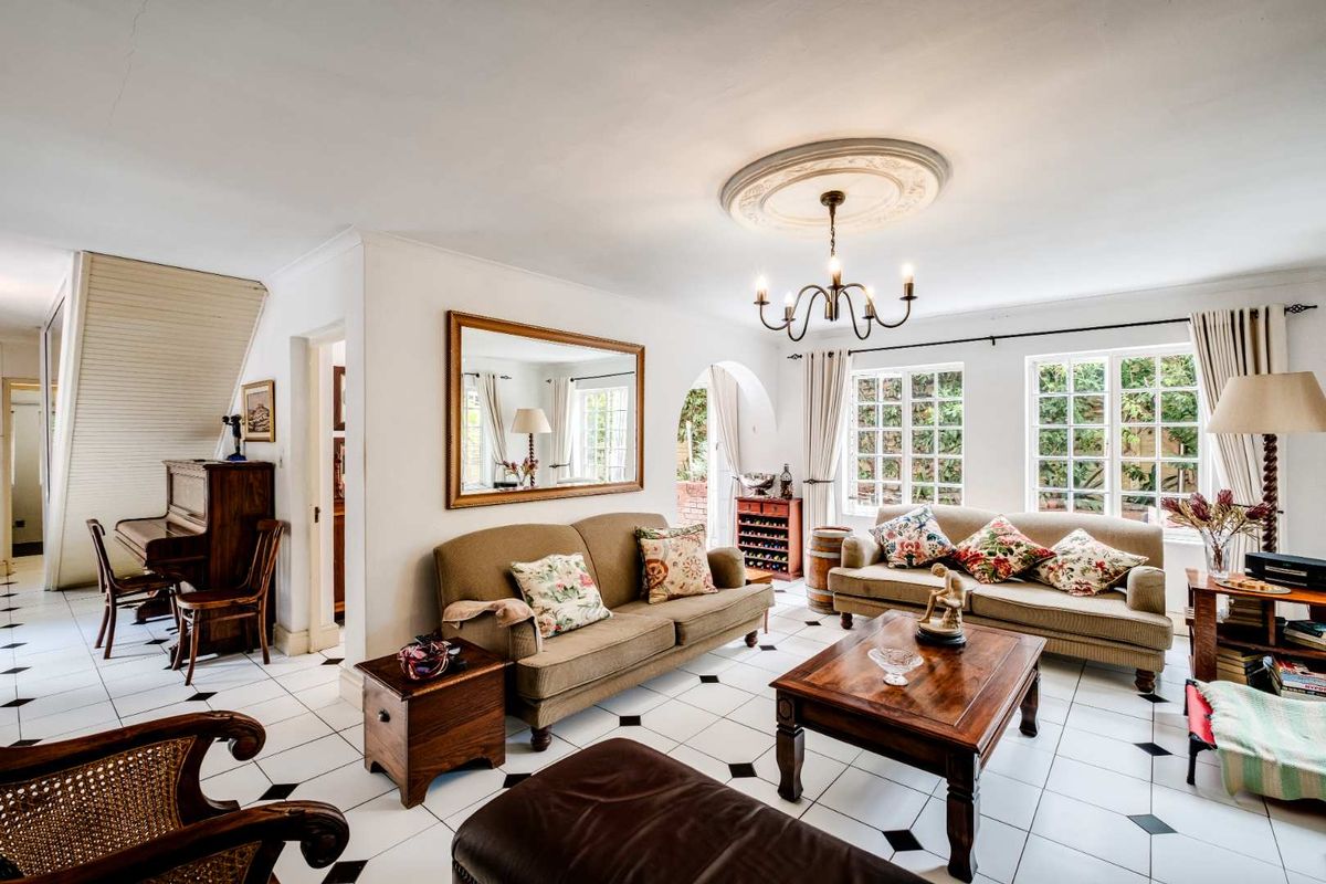 Lived in and loved dearly! - Photo 4