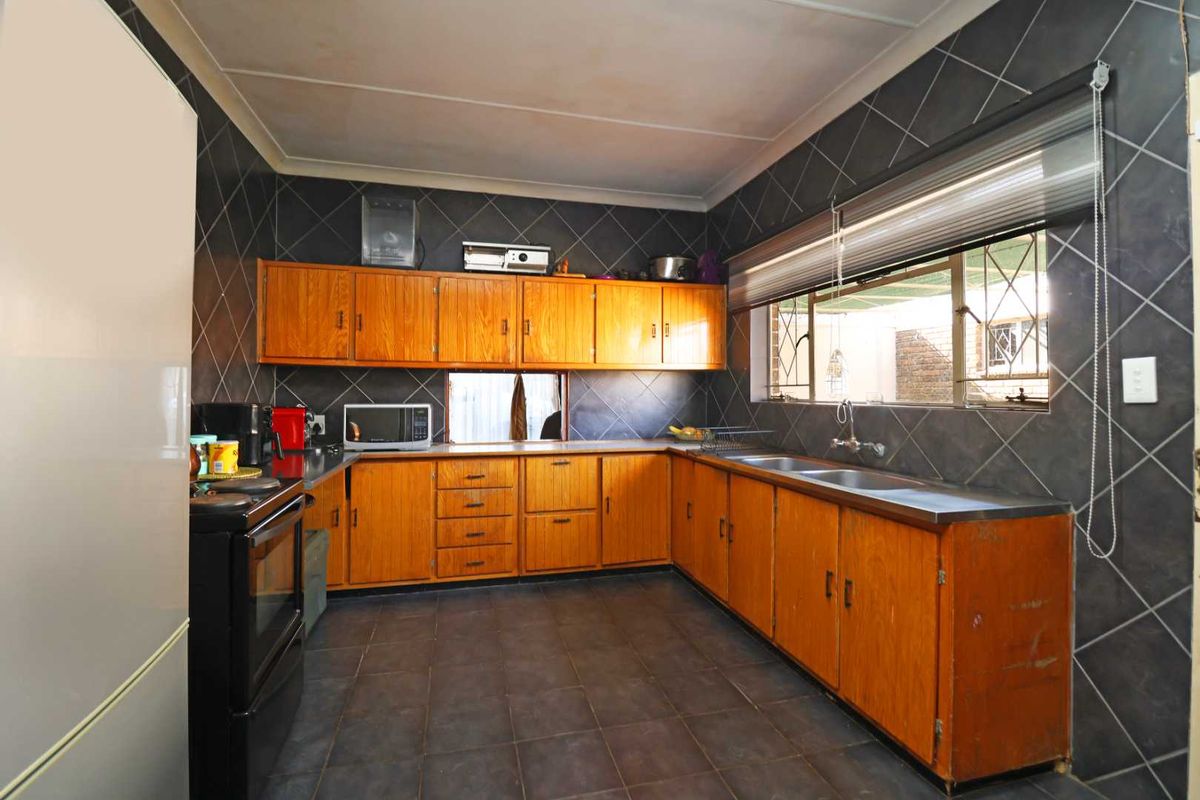 Cozy home with beautiful Entertainment features - Photo 4