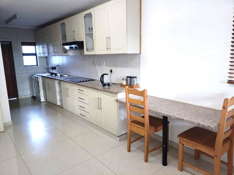 Spacious 4 Bedroom 3 Bathroom home for sale in a quiet cul-de-sac in Glen Anil - Photo 7