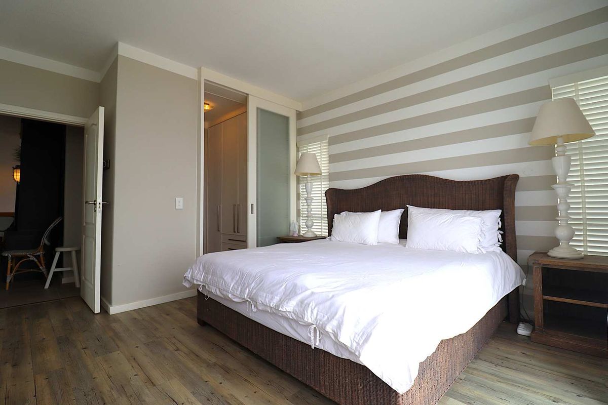 Seafront Fully Furnished Apartment for Rent - Swakopmund Centre - Photo 2