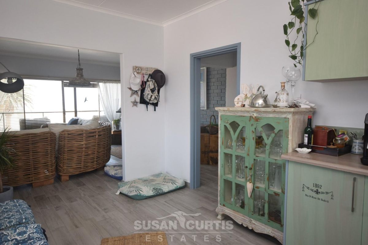 BEACHFRONT HOUSE FOR SALE IN VINETA, SWAKOPMUND - Photo 4